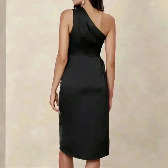 BANANA REPUBLIC ONE-SHOULDER SATIN KNEE-LENGTH DRESS - Picture 2 of 10